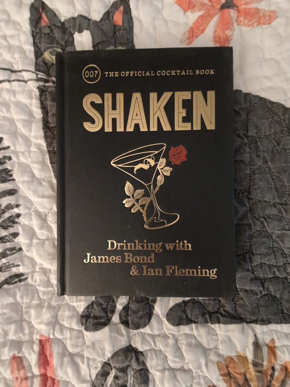 Shaken: Drinking with James Bond & Ian Fleming Official Cocktail Book